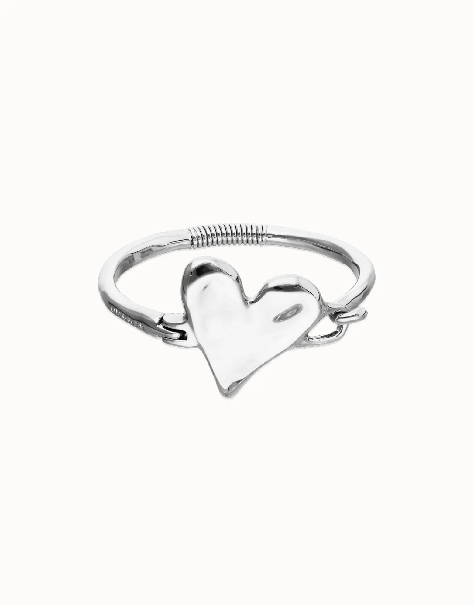 Pulsera semirrígida bañada en plata de ley con detalle de corazón