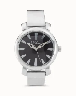 Reloj bañado en plata con esfera negra